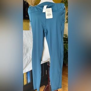 NWT Fablectics Oasis High-Waisted Pocket 7/8
XXL